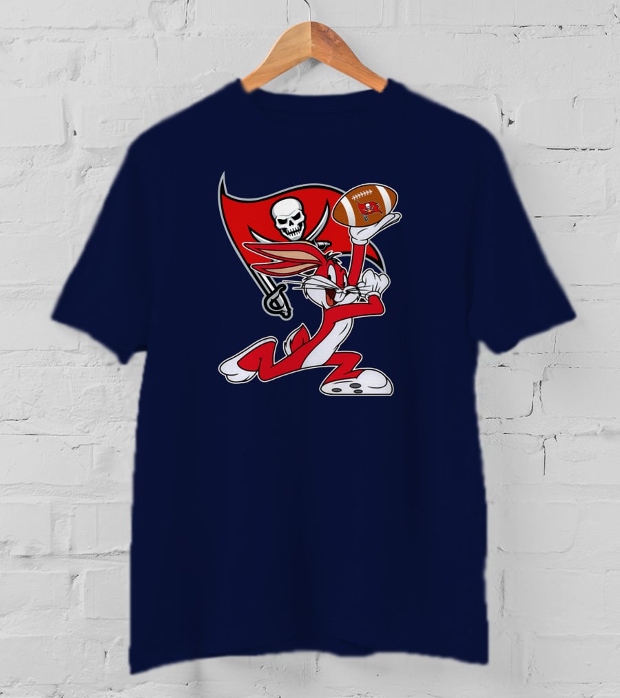 Bugs Bunny Tampa Bay Buccaneers Football Flag T-Shirt