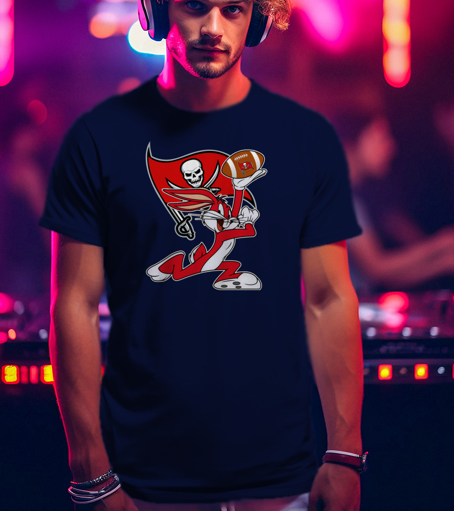 Bugs Bunny Tampa Bay Buccaneers Football Flag T-Shirt