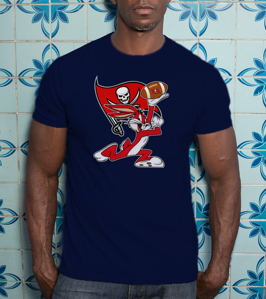 Bugs Bunny Tampa Bay Buccaneers Football Flag T-Shirt