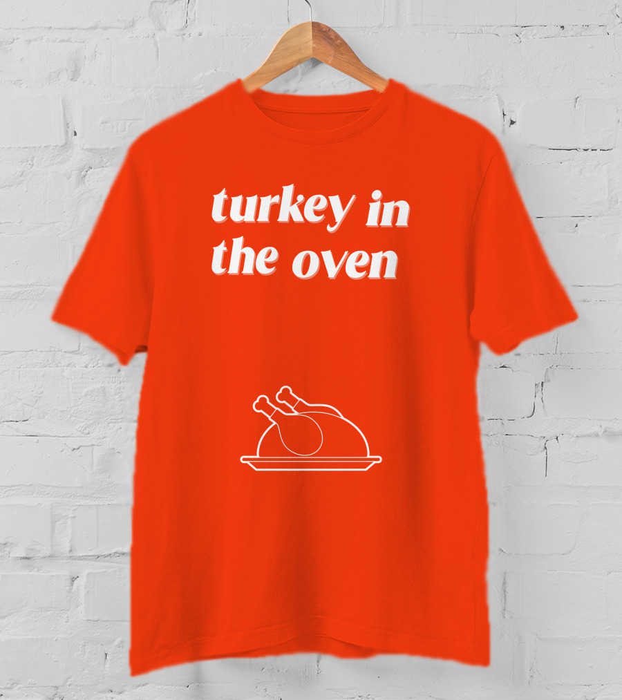 Turkey In The Oven Thanksgiving Holiday Plate T-Shirt