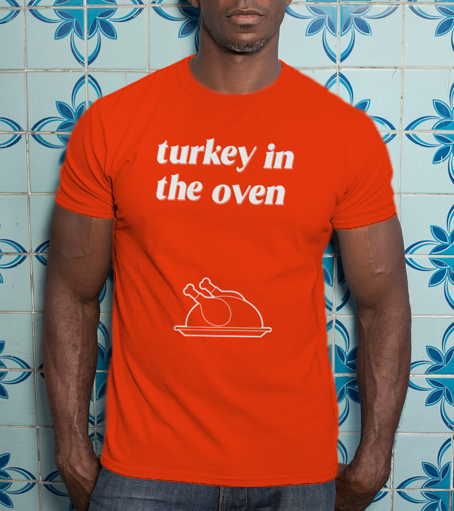 Turkey In The Oven Thanksgiving Holiday Plate T-Shirt