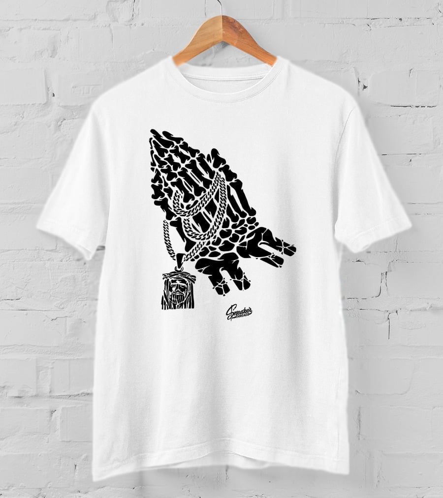 Spreaders Threads Bone Hand Necklace Pray Sneaker T-Shirt