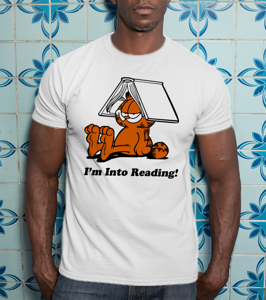 Shan Horan Draws Garfield I'm Into Reading Book Hat T-Shirt