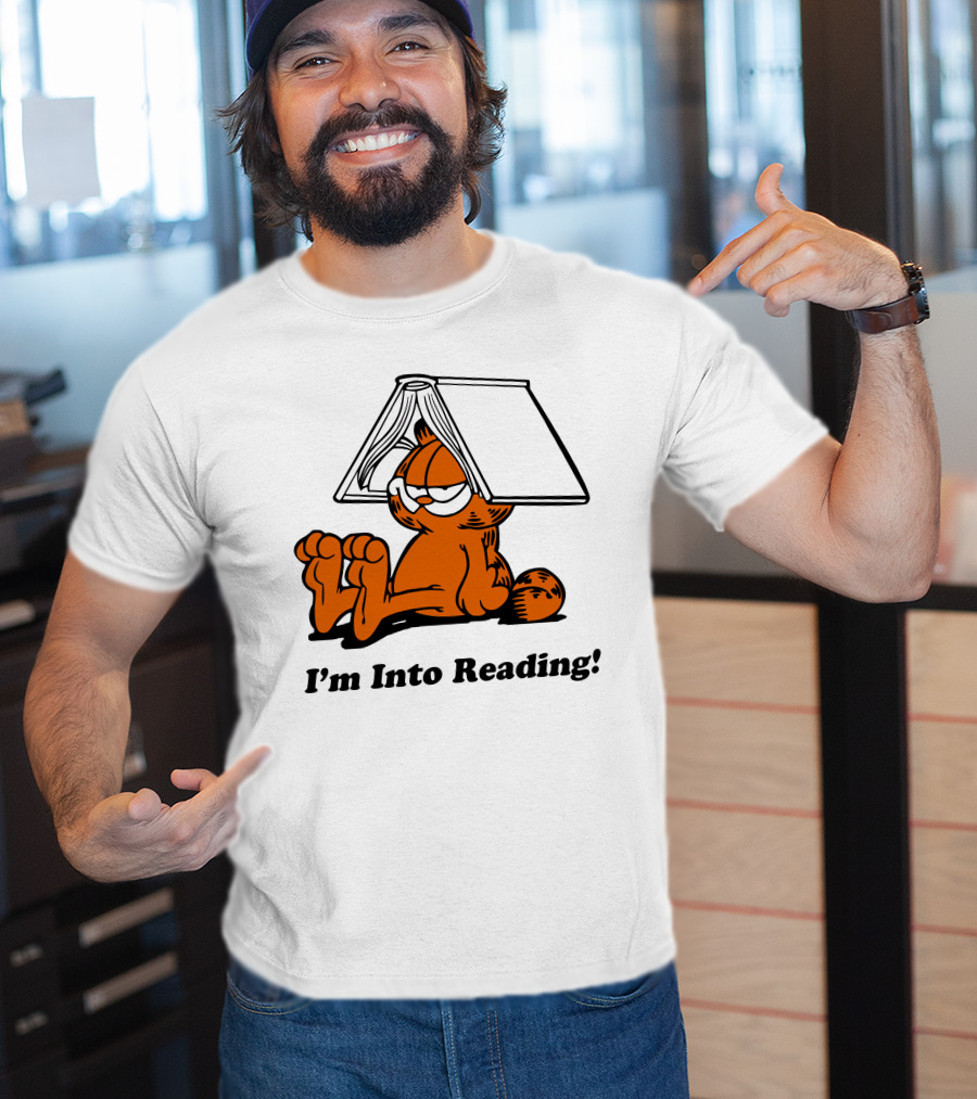 Shan Horan Draws Garfield I'm Into Reading Book Hat T-Shirt