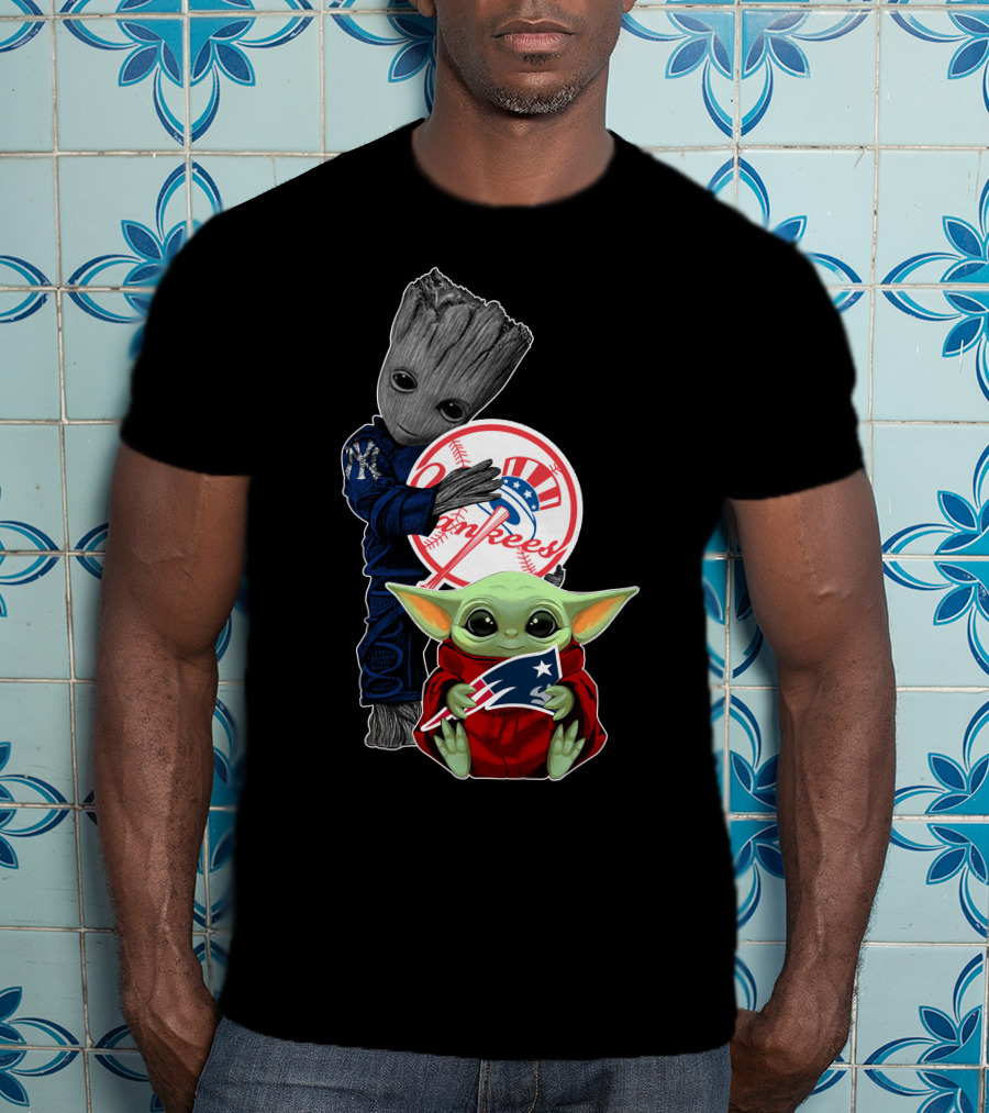 Yankees Baby Groot And Grogu Holding Patriots T-Shirt