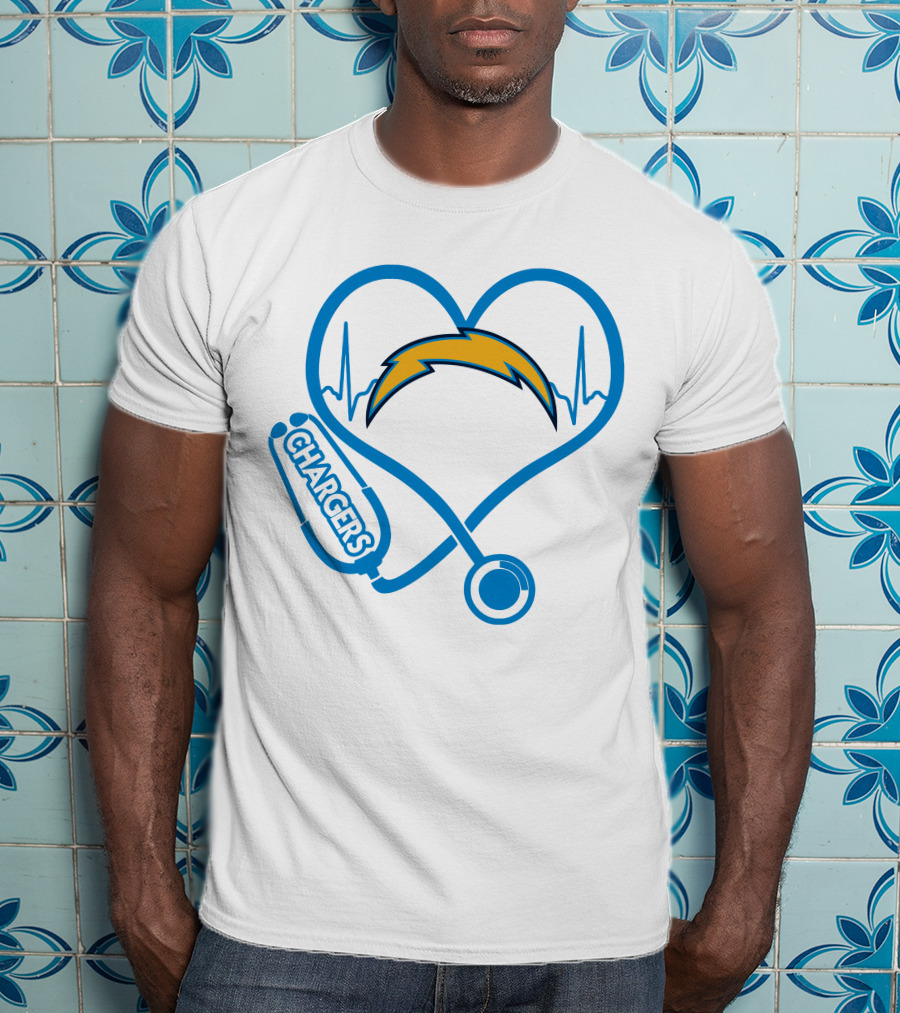 Nurse Love Chargers Heartbeat Stethoscope Football Fan T-Shirt