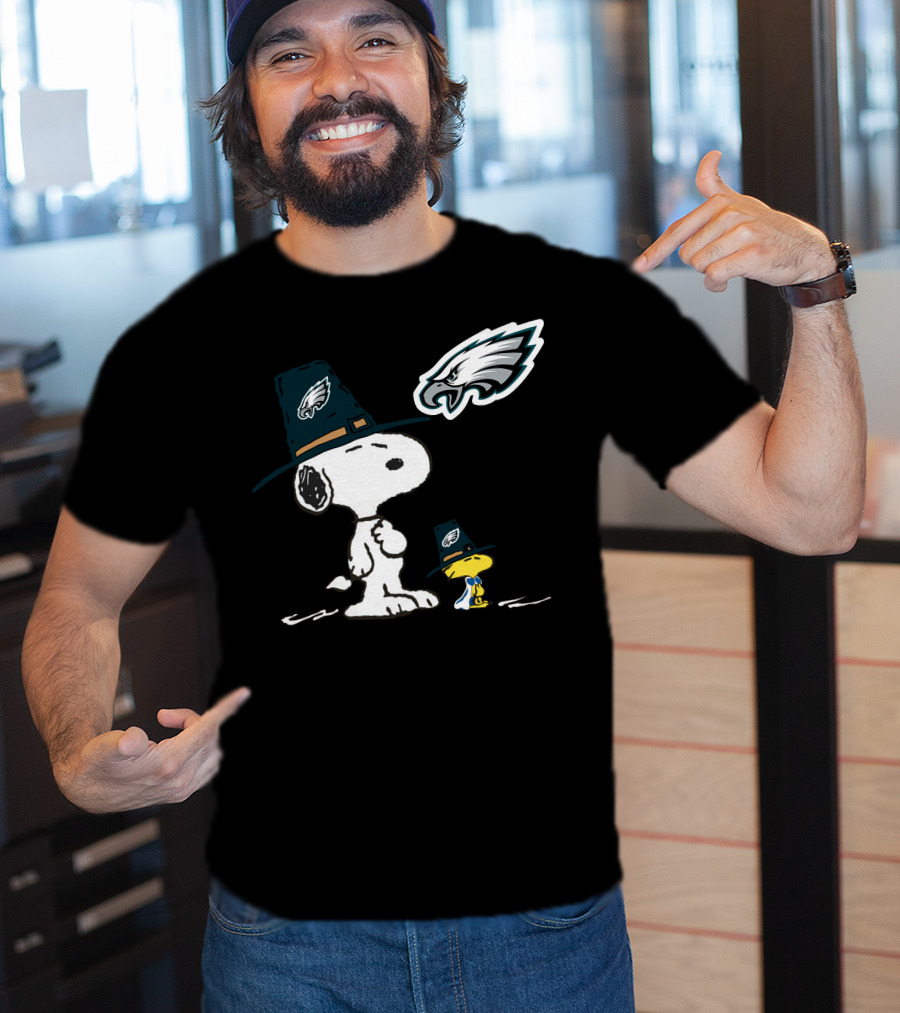 Eagles Snoopy Pilgrim Hat Thanksgiving Peanuts Woodstock Nfl Football T-Shirt