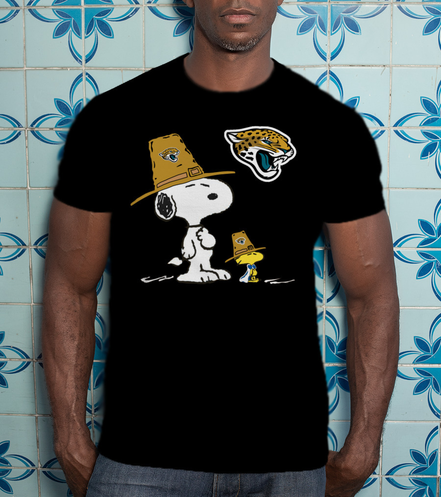 Snoopy And Woodstock With Jacksonville Jaguars Pilgrim Hats T-Shirt