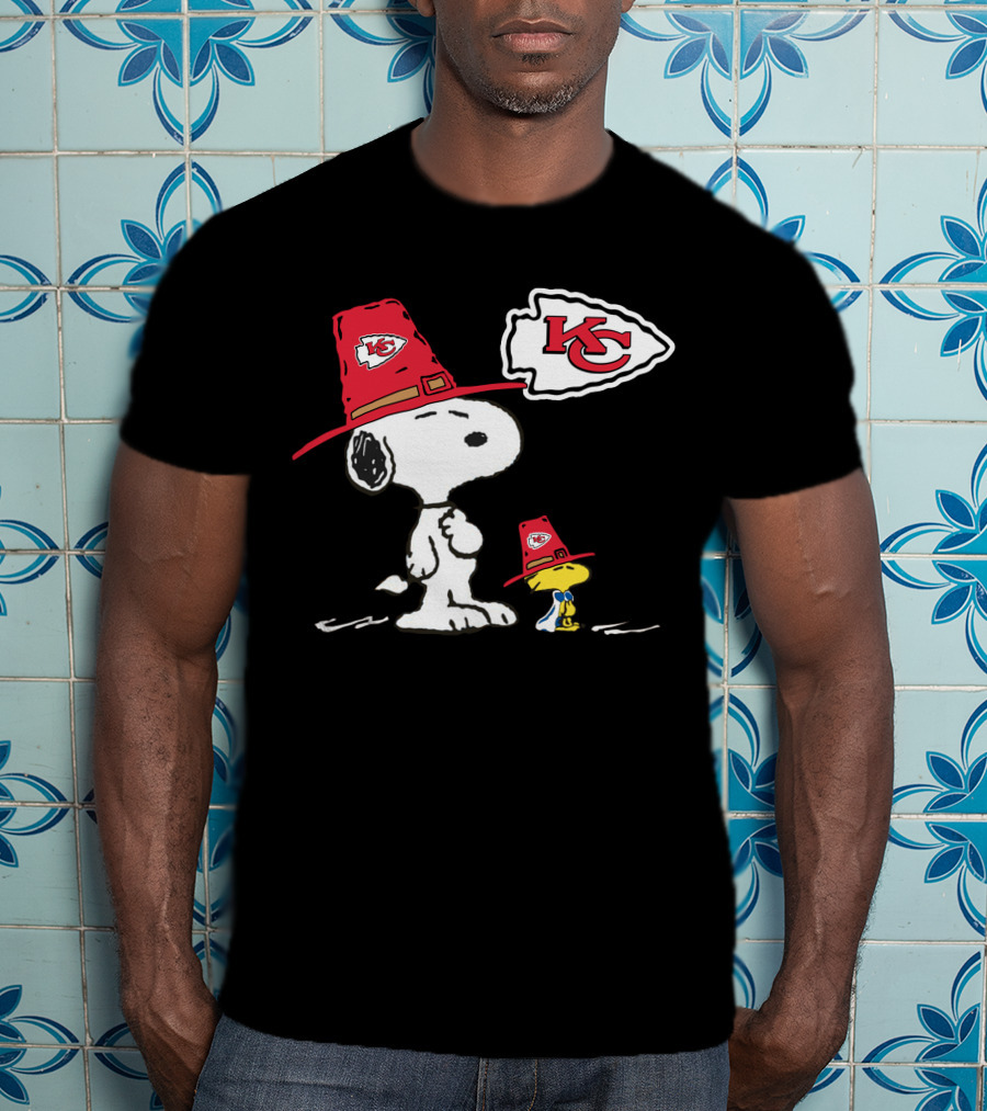 Kansas City Chiefs Snoopy And Woodstock Football T-Shirt