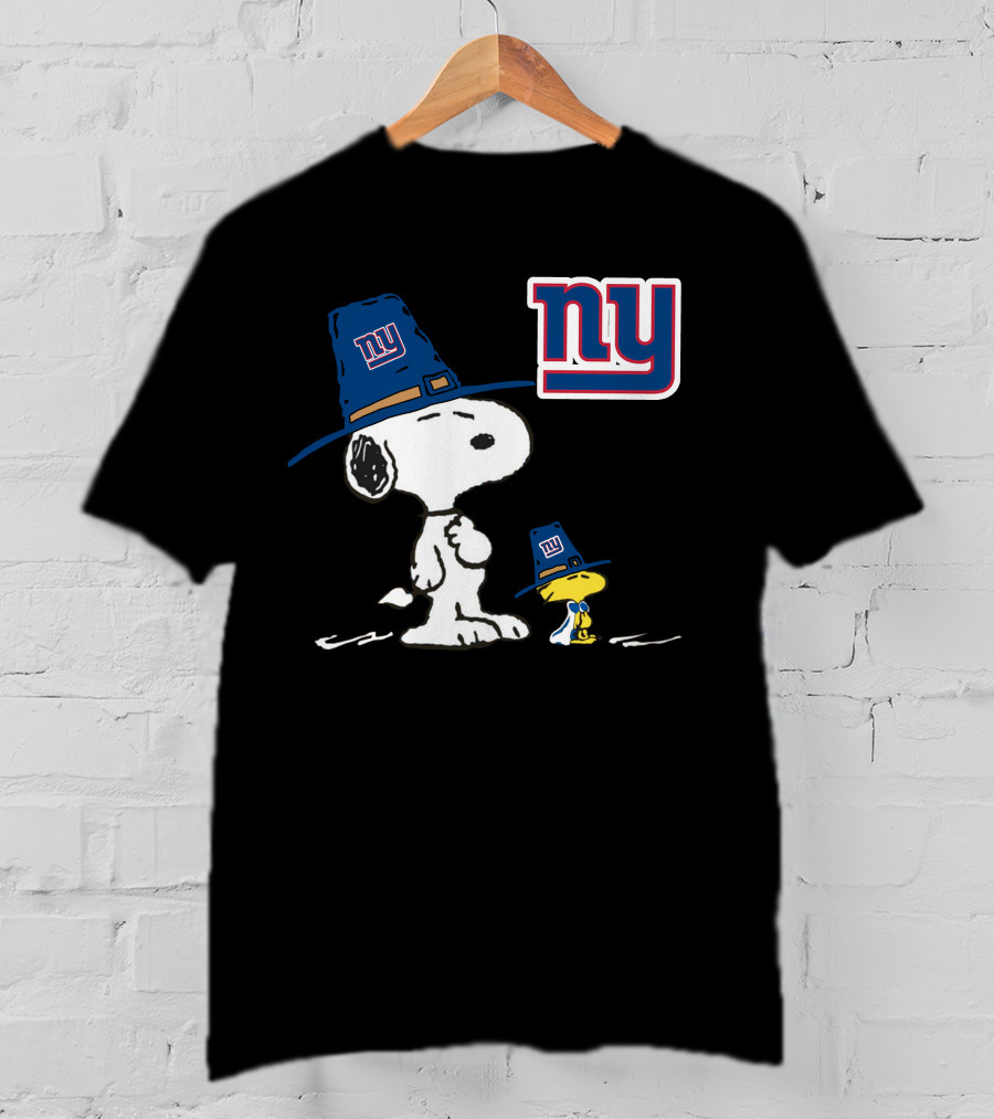 New York Giants Snoopy And Woodstock With Big Blue Hat T-Shirt