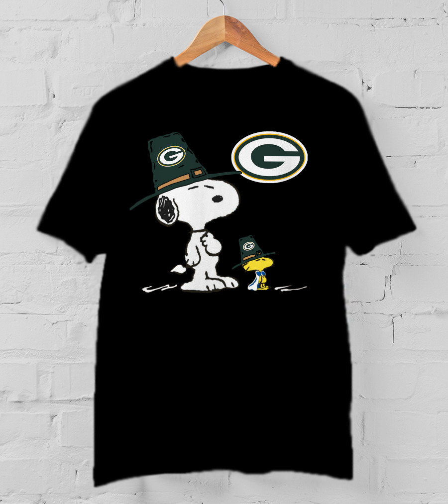 Snoopy And Woodstock Green Bay Packers Fan Gear T-Shirt