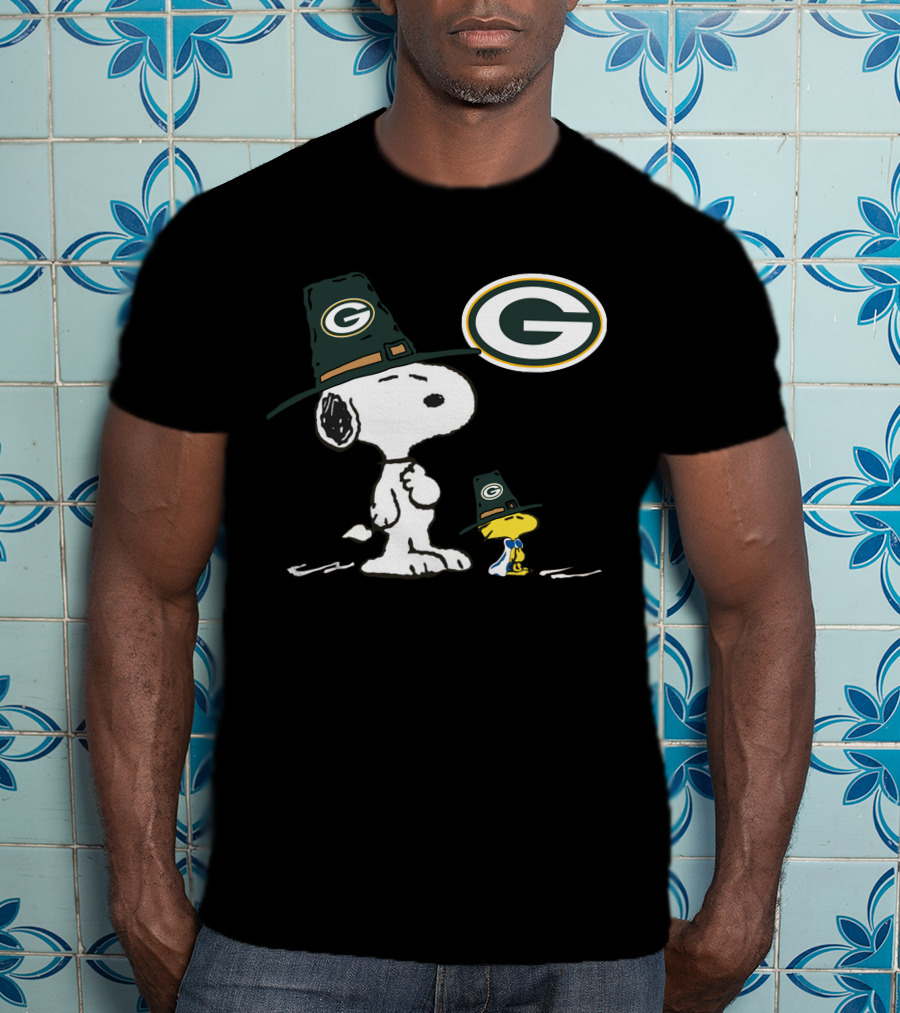 Snoopy And Woodstock Green Bay Packers Fan Gear T-Shirt