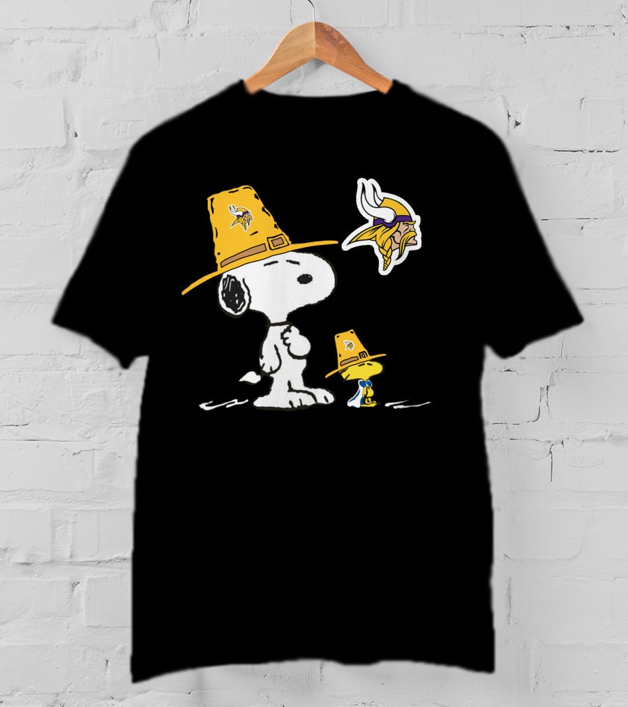 Vikings Snoopy And Woodstock Pilgrim Hats Nfl Mascot T-Shirt