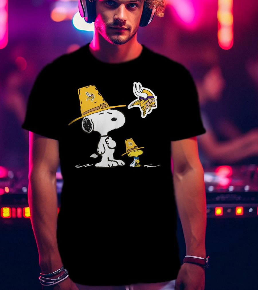 Vikings Snoopy And Woodstock Pilgrim Hats Nfl Mascot T-Shirt