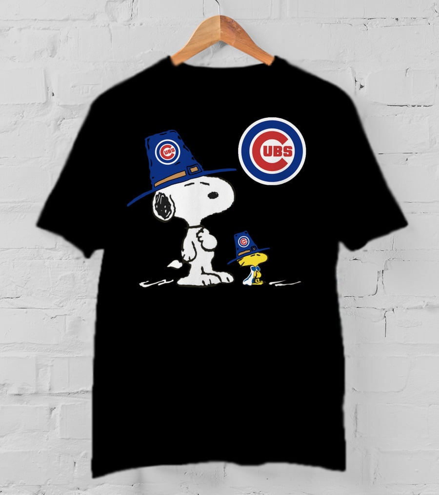 Chicago Cubs Snoopy Woodstock Pilgrim Hat T-Shirt