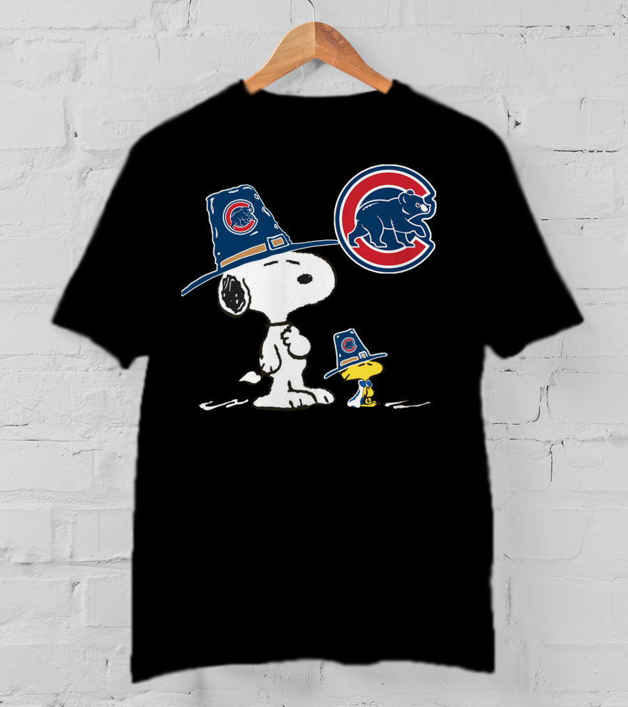 Chicago Cubs Snoopy And Woodstock Wearing Cubs Hats T-Shirt