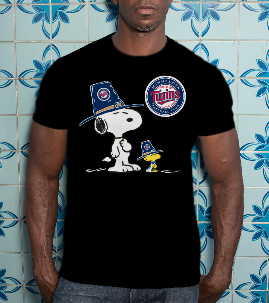 Minnesota Twins Baseball Club Snoopy And Woodstock T-Shirt