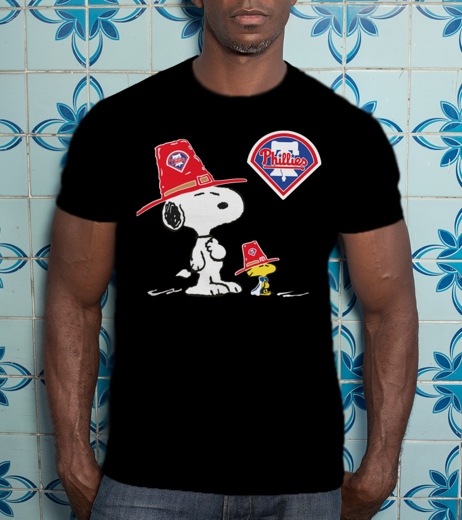 Philadelphia Phillies Snoopy Woodstock With Phillies Logo Hats T-Shirt