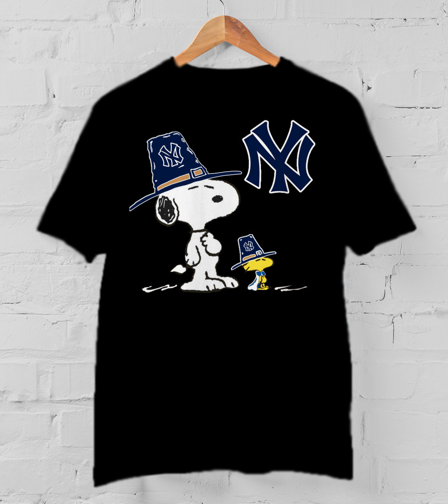 Yankees Snoopy And Woodstock Pilgrim Hats T-Shirt