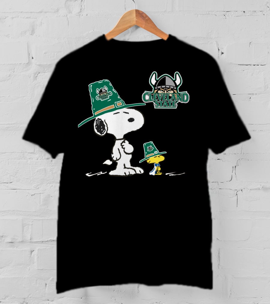 Cleveland State Vikings Snoopy And Woodstock In Green Pilgrim Hats T-Shirt