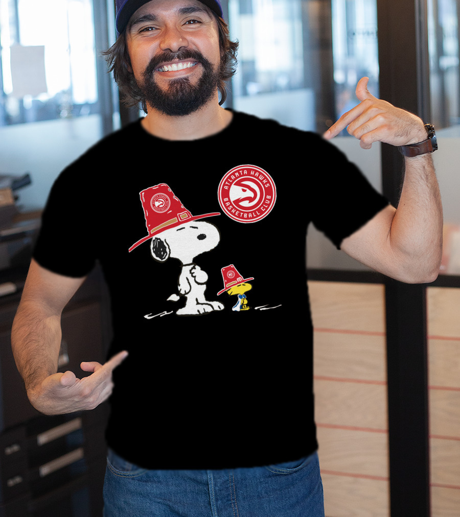 Atlanta Hawks Basketball Club Snoopy Woodstock Fan Hat T-Shirt