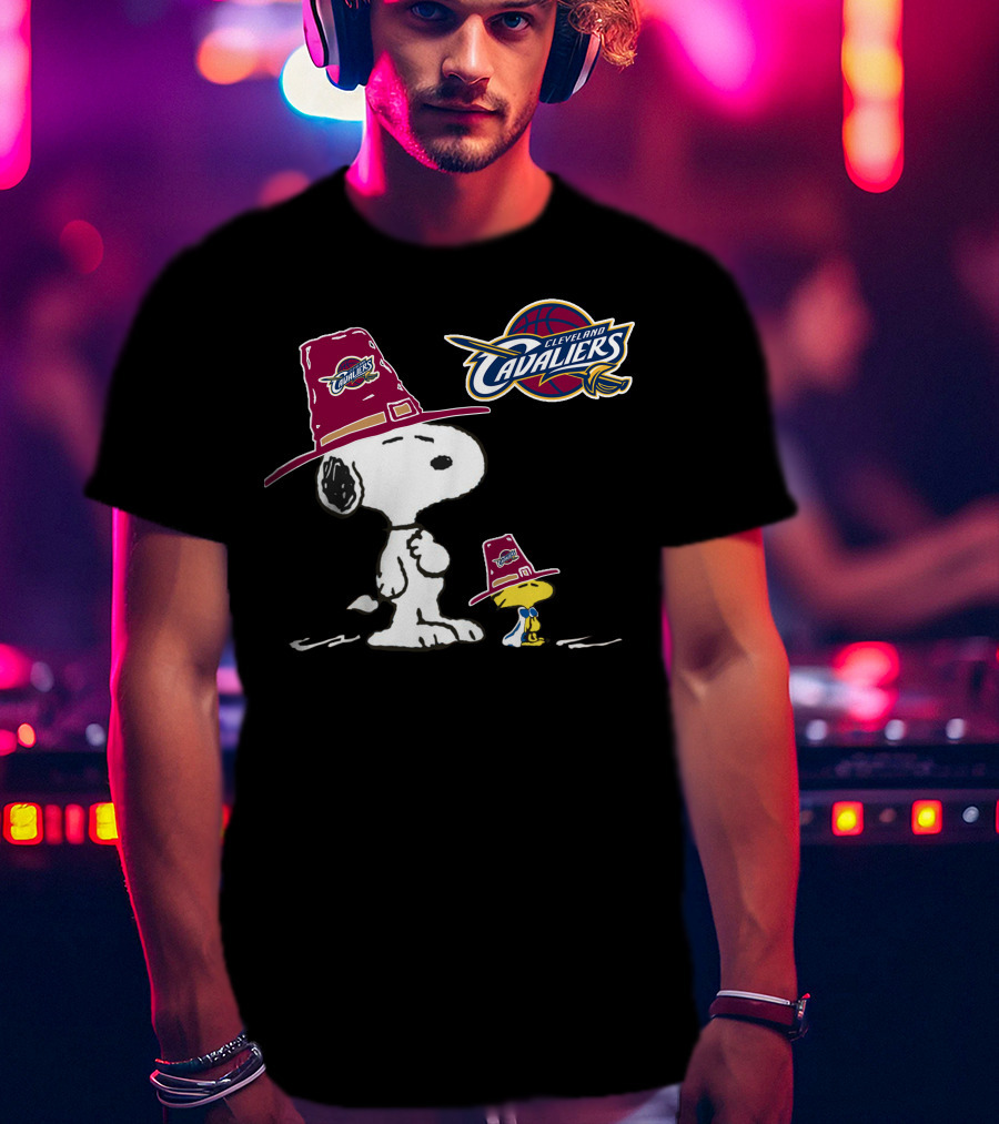 Cleveland Cavaliers Snoopy And Woodstock In Cavaliers Hats T-Shirt