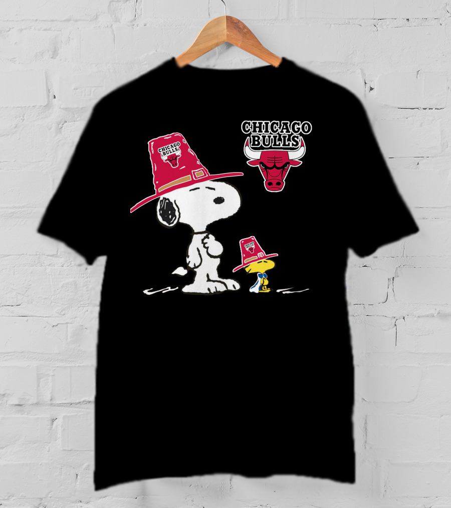 Chicago Bulls Snoopy Woodstock Team Hat T-Shirt