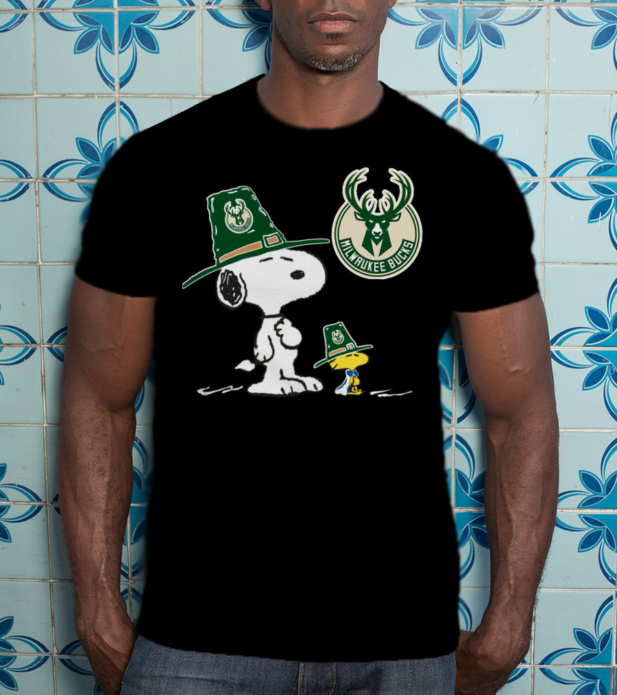 Milwaukee Bucks Snoopy Woodstock Pilgrim Hats T-Shirt