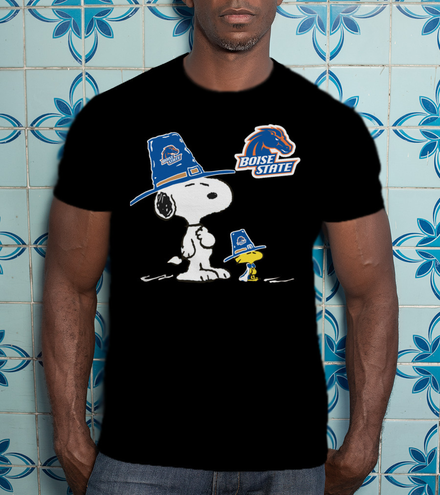 Boise State Broncos Snoopy And Woodstock Pilgrim Hats T-Shirt