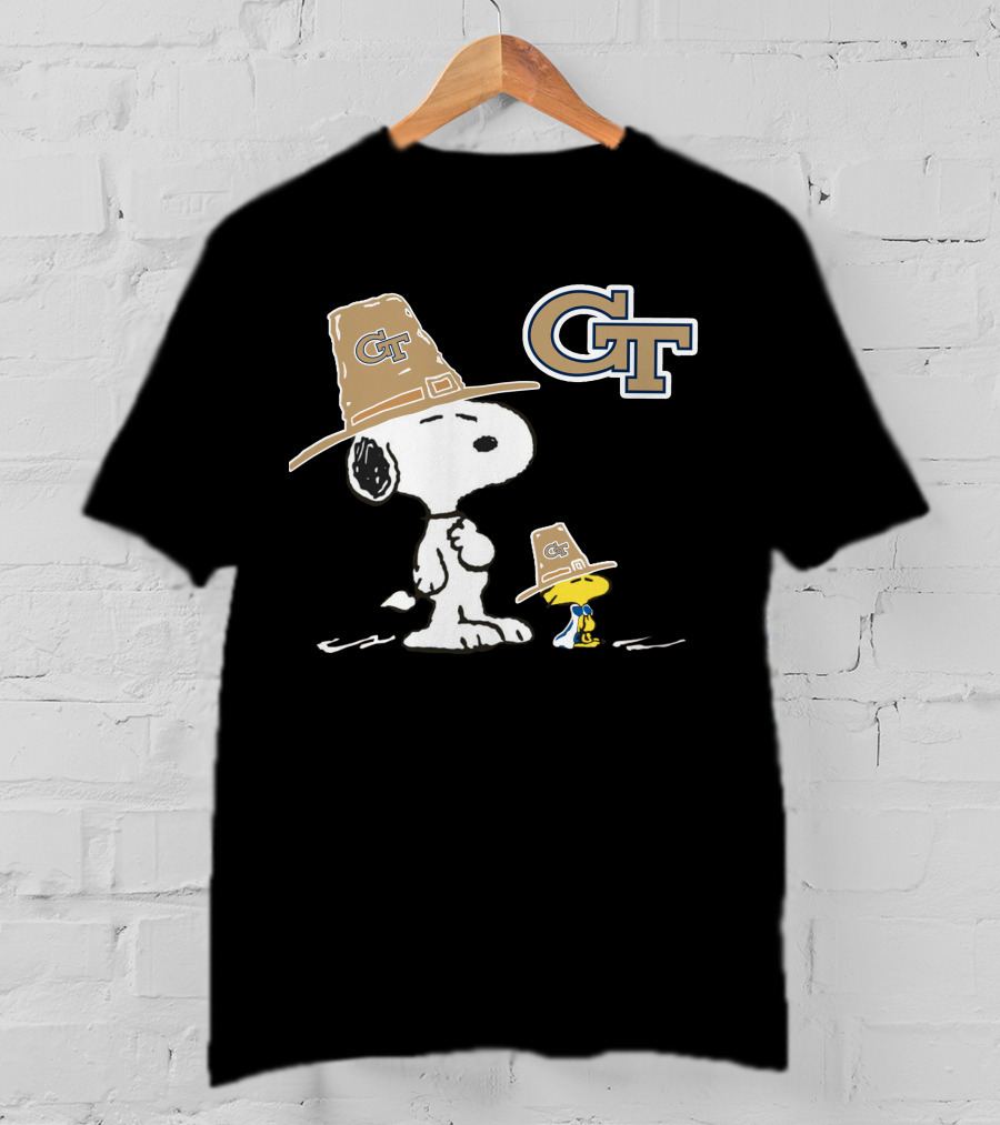 Georgia Tech Yellow Jackets Snoopy And Woodstock With Pilgrim Hats GT T-Shirt