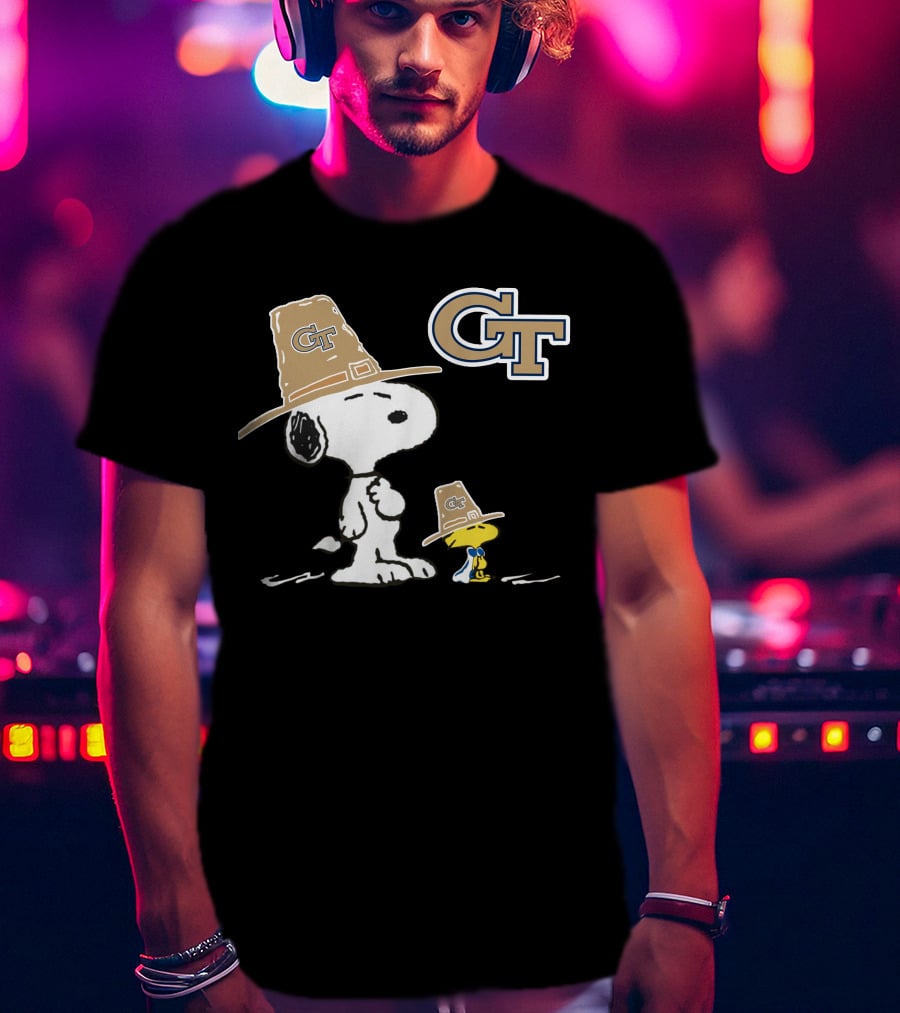 Georgia Tech Yellow Jackets Snoopy And Woodstock With Pilgrim Hats GT T-Shirt