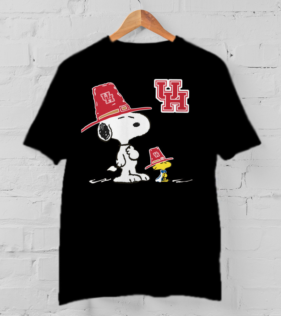 Houston Cougars UH Snoopy Thanksgiving Pilgrim Hat T-Shirt