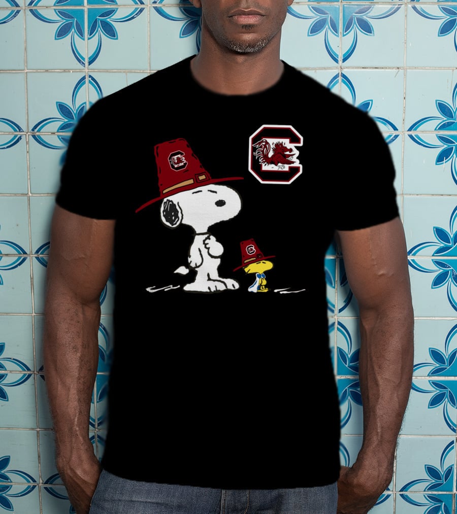 South Carolina Gamecocks Snoopy Woodstock Thanksgiving Pilgrim Hats T-Shirt