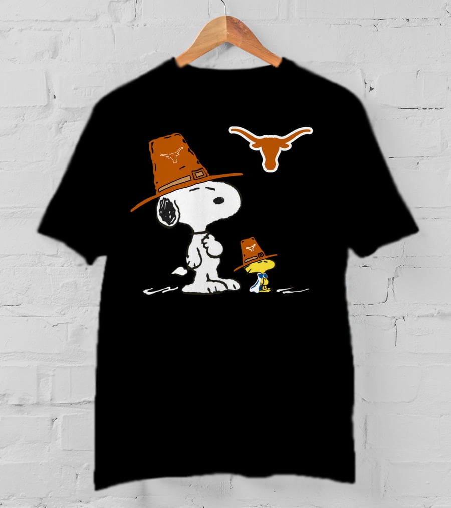 Texas Longhorn Snoopy Woodstock Wearing Cowboy Hats With Longhorn T-Shirt