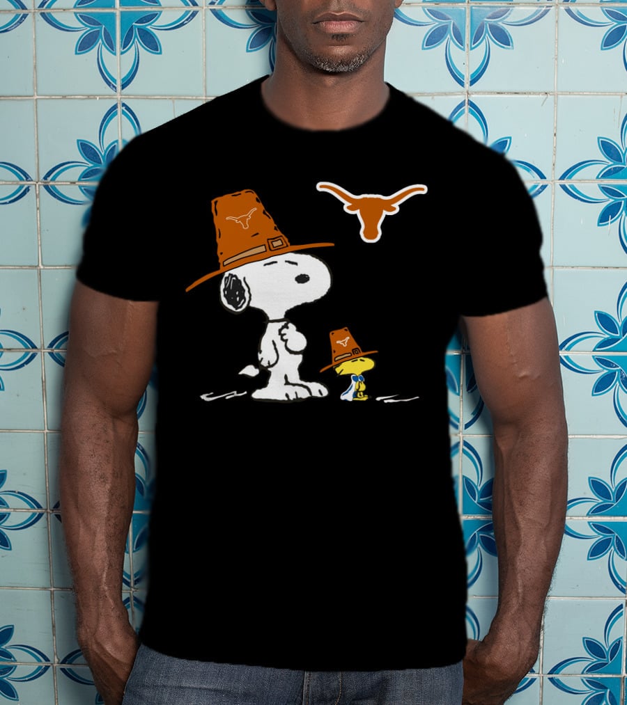Texas Longhorn Snoopy Woodstock Wearing Cowboy Hats With Longhorn T-Shirt