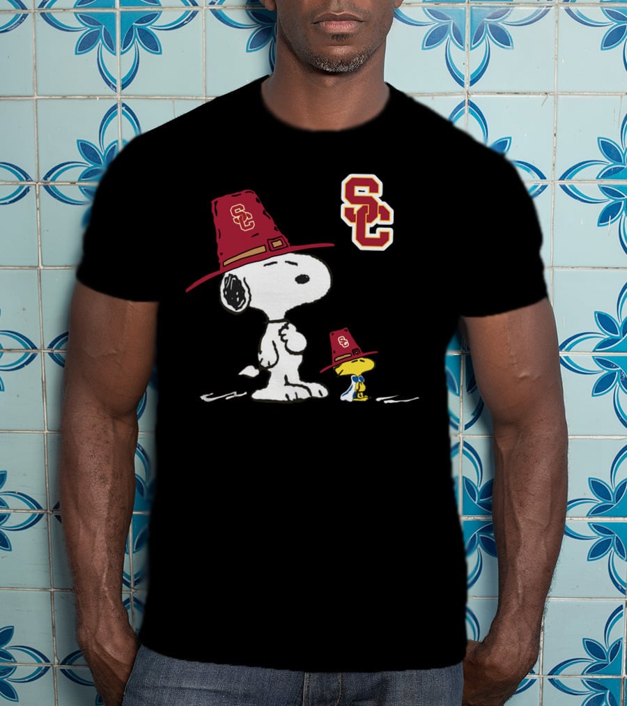 USC Trojans Snoopy And Woodstock Peanuts Comic Strip Characters With SC T-Shirt