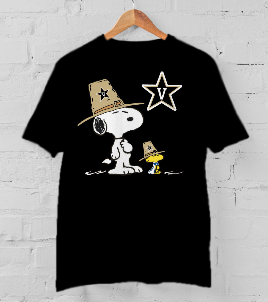 Snoopy Vanderbilt Commodores Star Logo Woodstock Pilgrim Hat T-Shirt