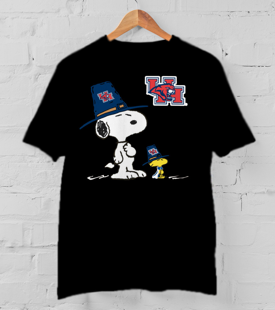 UH Cougars Snoopy And Woodstock Pilgrim Hats T-Shirt
