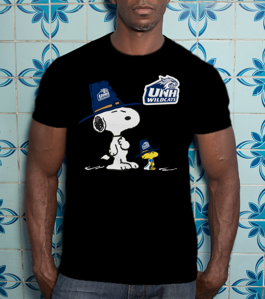 UNH Wildcats Snoopy And Woodstock Pilgrim Hat T-Shirt
