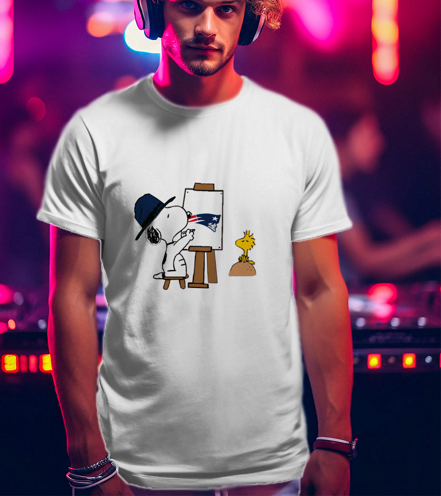 New England Patriots Logo Painting Snoopy And Woodstock T-Shirt