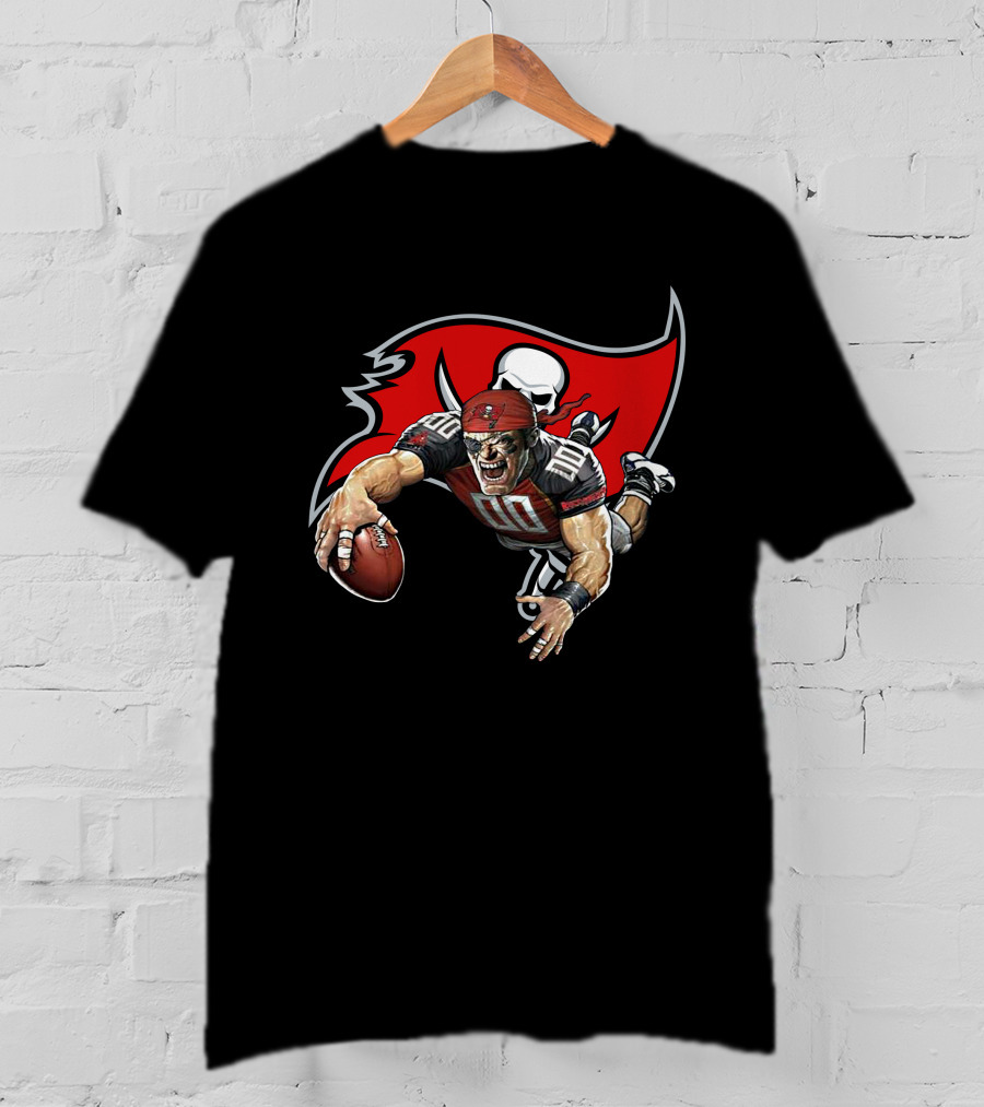 Tampa Bay Buccaneers Football Player Dive With Team T-Shirt