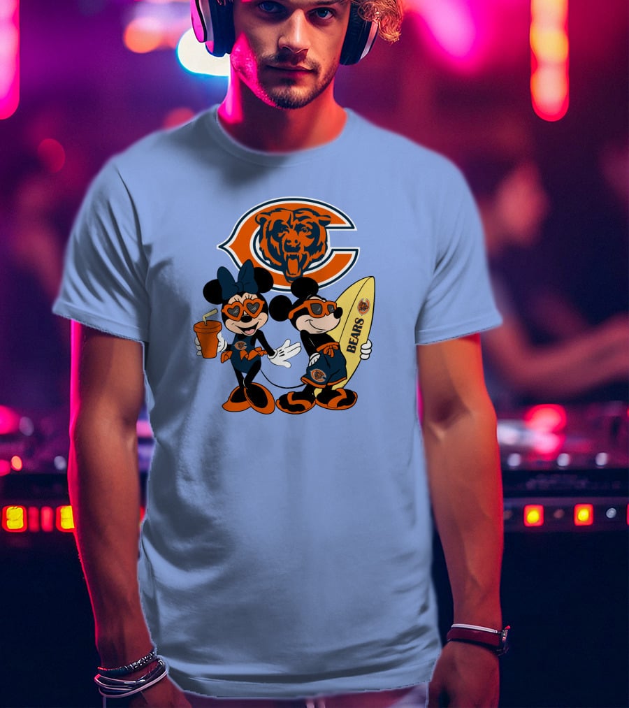 Bears Mickey Happy Vacation Chicago Football Theme Minnie And Mickey Beach Fun T-Shirt