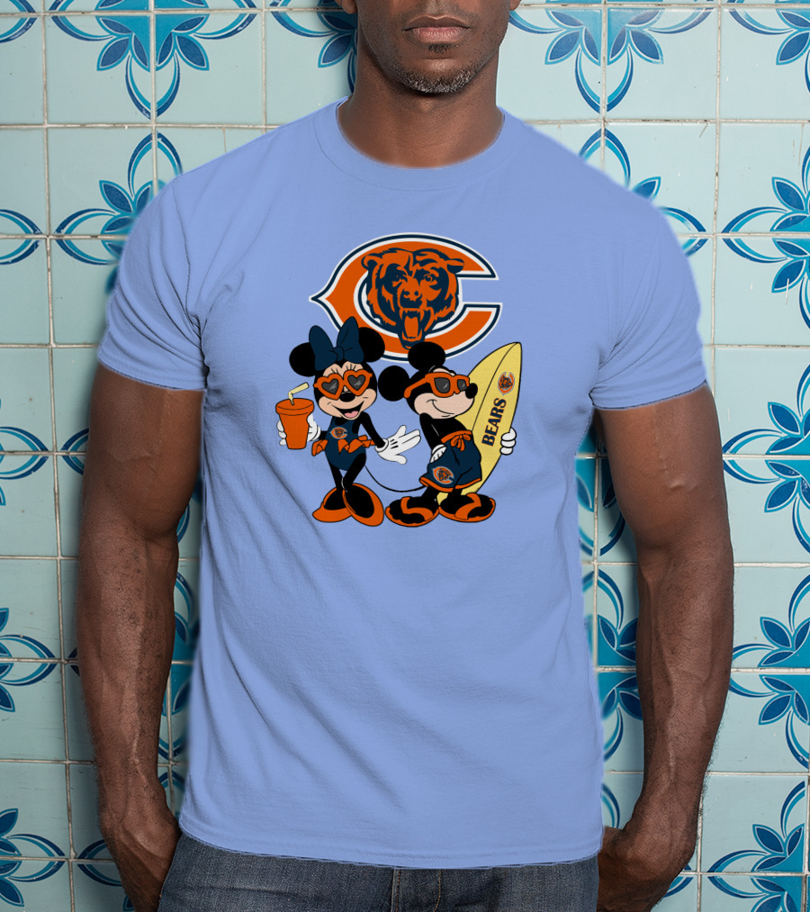 Bears Mickey Happy Vacation Chicago Football Theme Minnie And Mickey Beach Fun T-Shirt