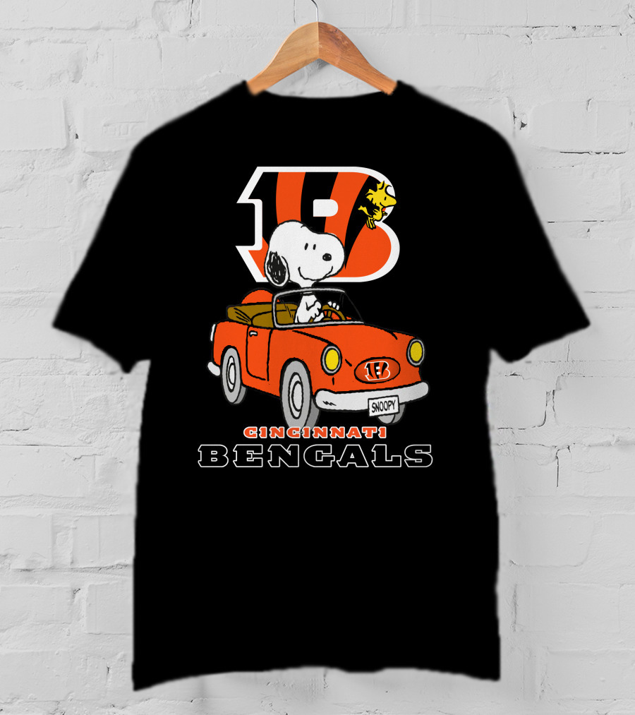 Cincinnati Bengals Snoopy Driving Woodstock Car NFL Peanuts T-Shirt