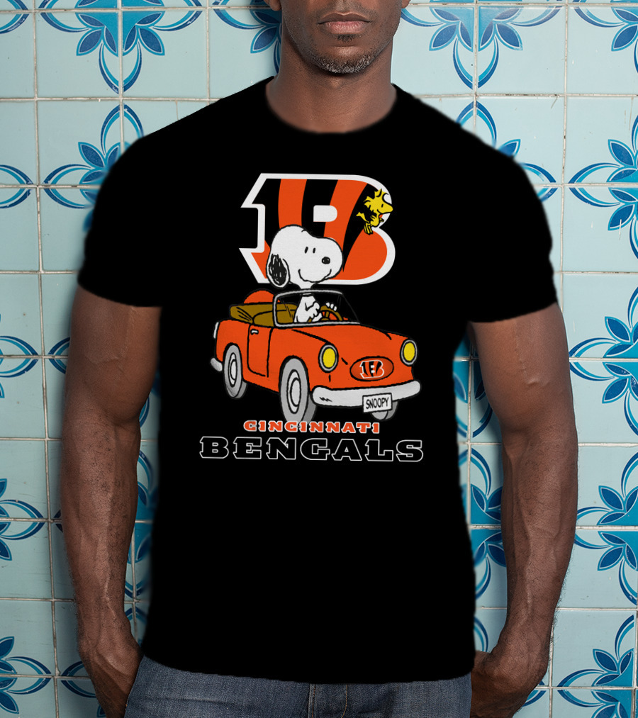 Cincinnati Bengals Snoopy Driving Woodstock Car NFL Peanuts T-Shirt