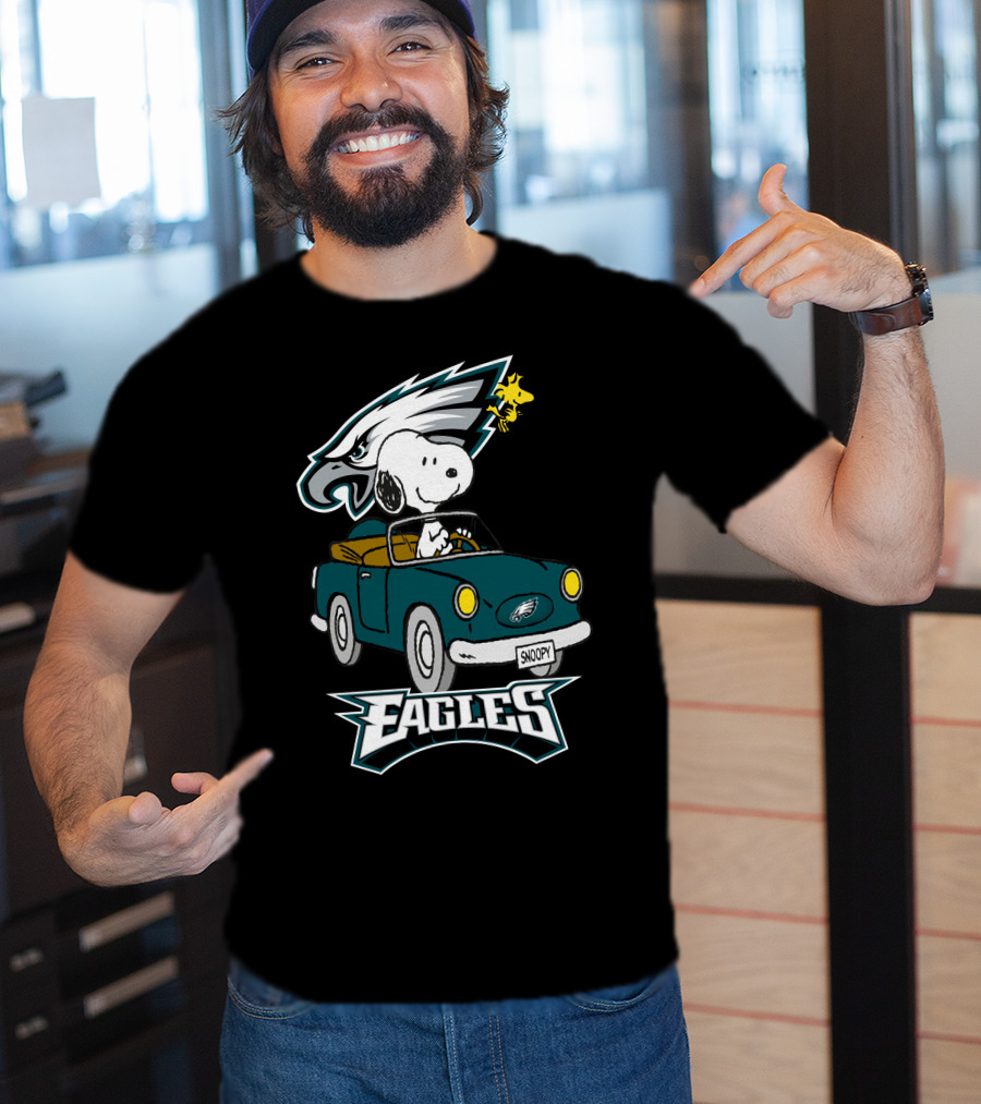 Philadelphia Eagles Snoopy Woodstock Driving Fun T-Shirt