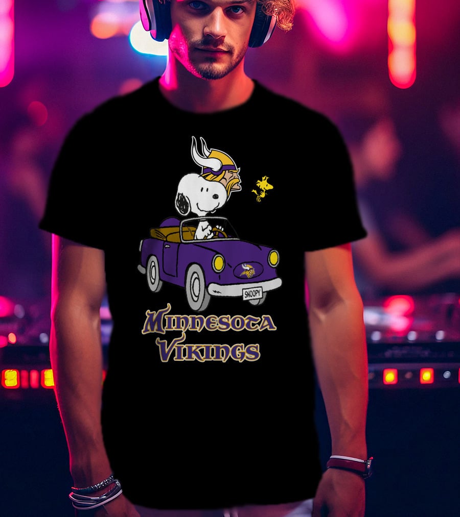 Minnesota Vikings Snoopy Car Ride T-Shirt