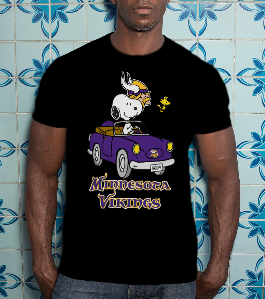 Minnesota Vikings Snoopy Car Ride T-Shirt
