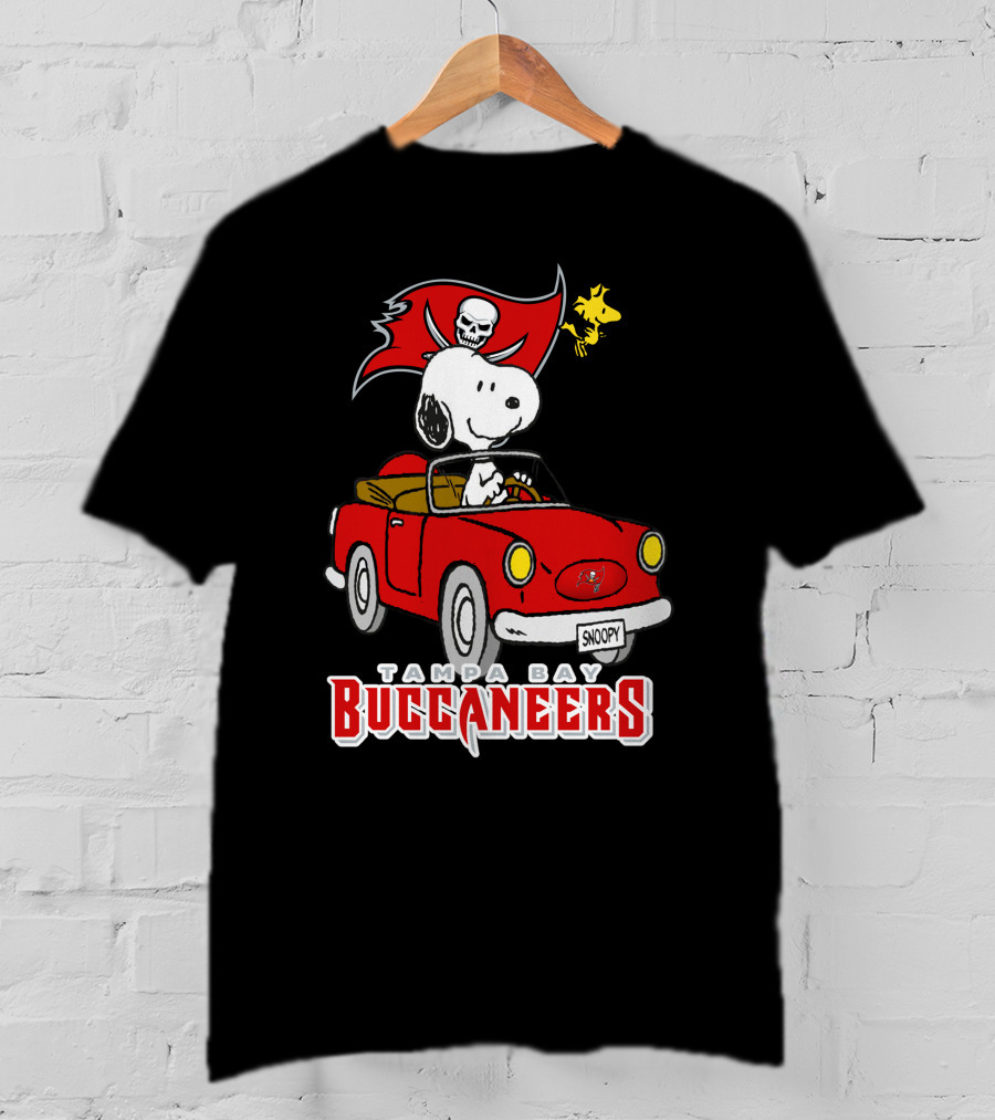 Tampa Bay Buccaneers Snoopy Driving Peanuts Woodstock Car Football Fan T-Shirt