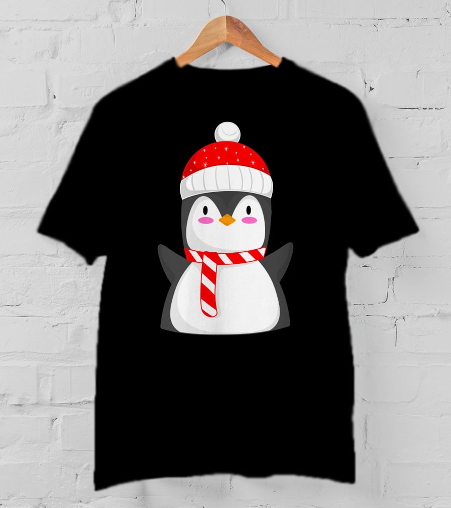 Pinguine Christmas Winter Penguin With Red Snowy Hat And Striped Scarf T-Shirt